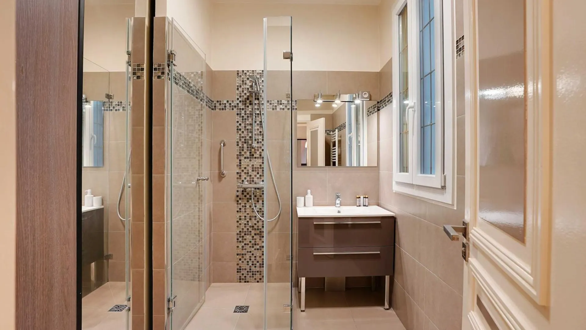 Elegant 2Bdr 6P Apartment In The Heart Of The 5Th Arrondissementt Paris 0*,